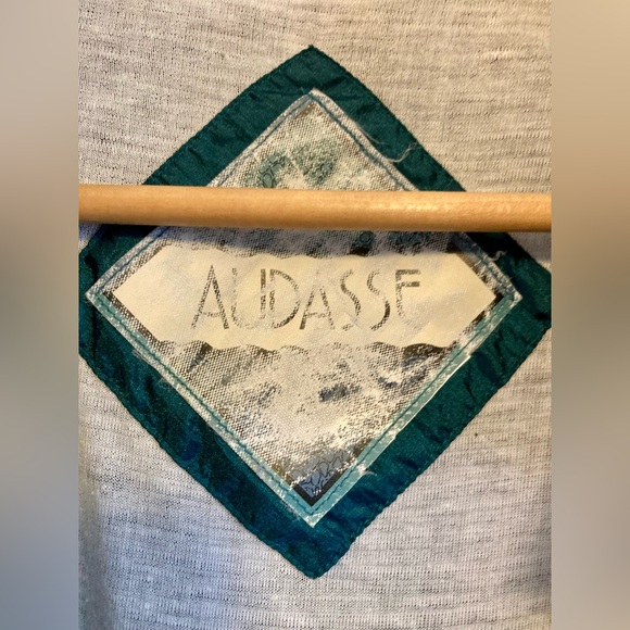 The Beloved 90’s Windbreaker - Picture 5 of 5